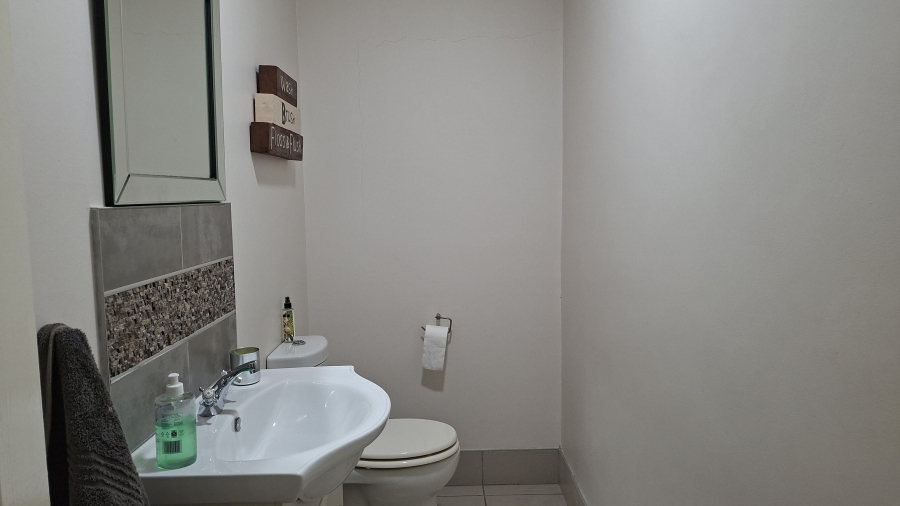 4 Bedroom Property for Sale in Gonubie Eastern Cape